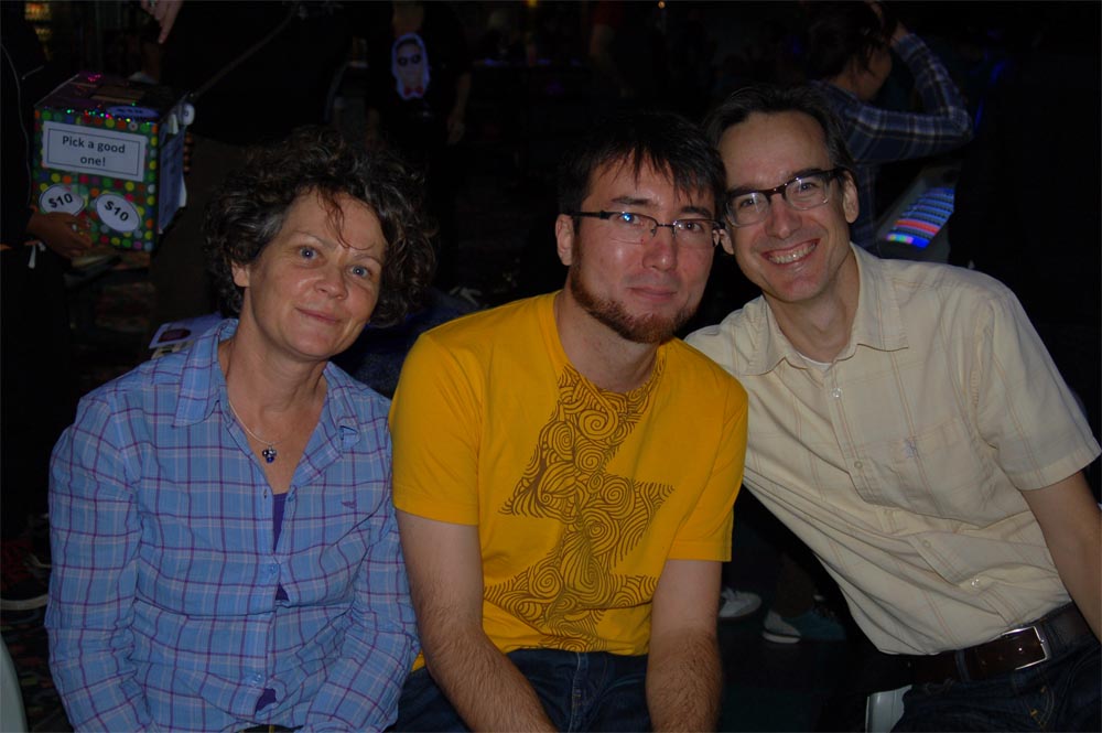 Roll vs Wade's Tracey, Yutaka and John bowlathon-_0008_DSC_0394.JPG
